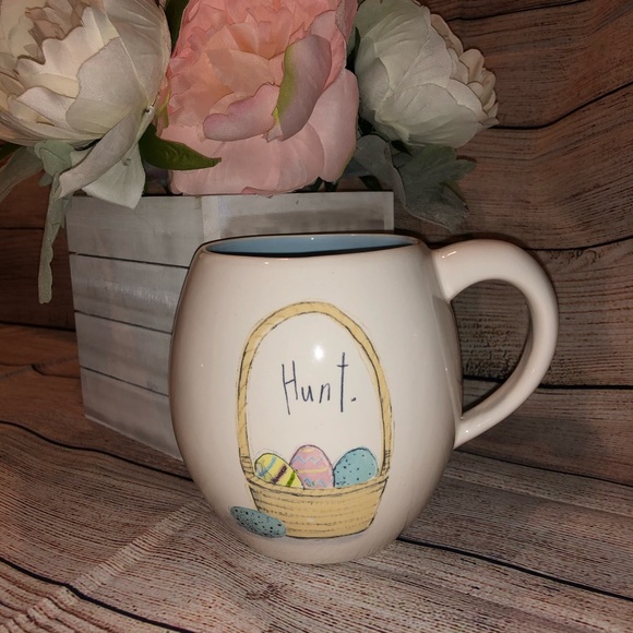 Rae Dunn Other - 2/$25 🎉🎉NWT Rae Dunn “Hunt” globe style mug